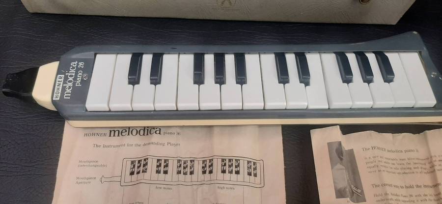 HOHNER MELODICA PIANO 26  VINTAGE PORTABLE KEYBOARD WITH CASE AND ORIGINAL INSTRUCTION SHEETS