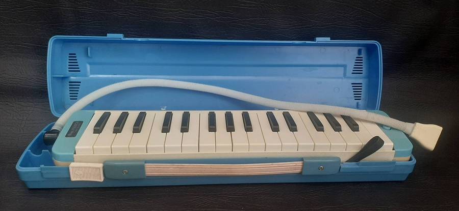 MAYA PIANICA P-32  MADE IN JAPAN, IN GREAT CONDITION