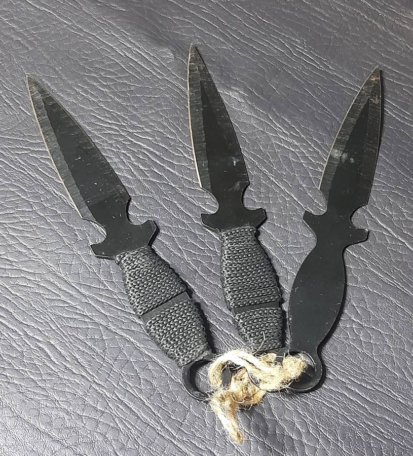 SET OF THREE BLACK THROWING KNIVES  16.5CM PRECISION BLADES