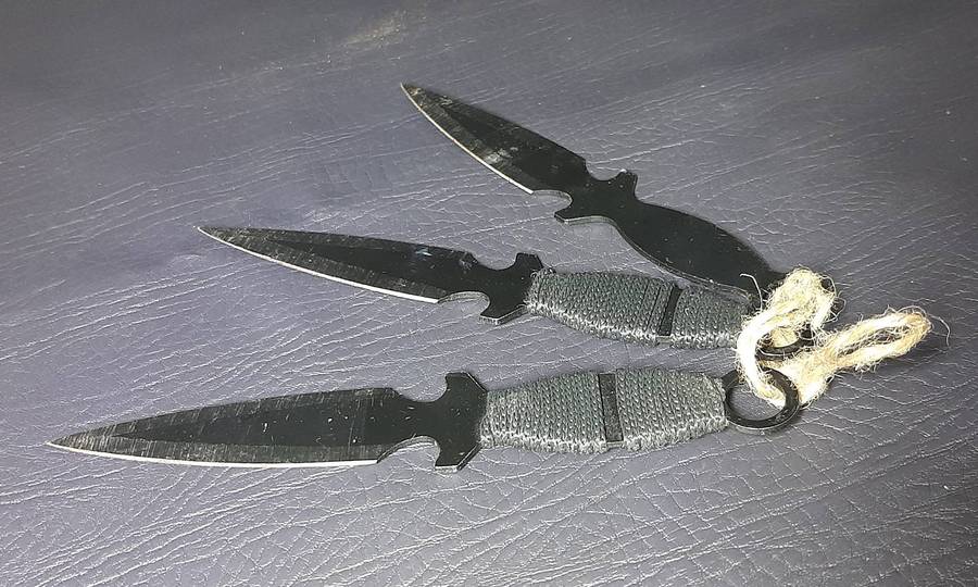 SET OF THREE BLACK THROWING KNIVES  16.5CM PRECISION BLADES
