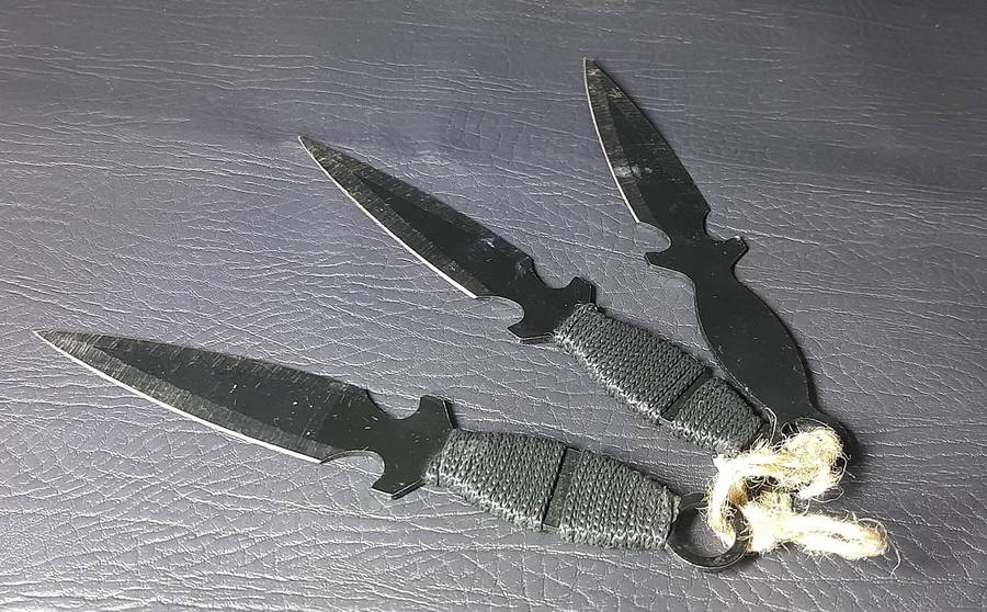 SET OF THREE BLACK THROWING KNIVES  16.5CM PRECISION BLADES