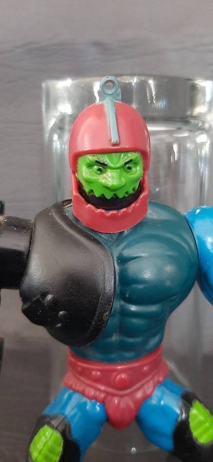 MASTERS OF THE UNIVERSE  TRAP JAW (WAVE 2, 1983)  VINTAGE MATTEL ACTION FIGURE