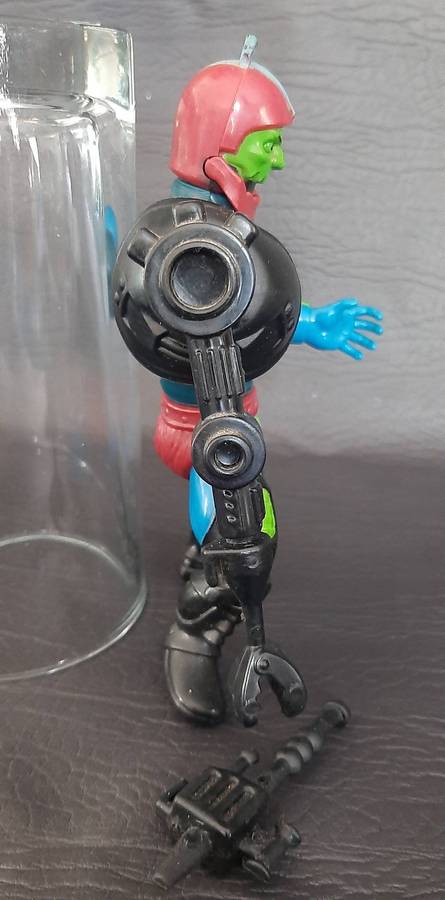 MASTERS OF THE UNIVERSE  TRAP JAW (WAVE 2, 1983)  VINTAGE MATTEL ACTION FIGURE