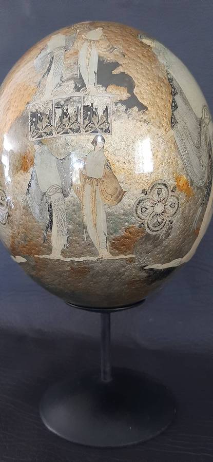 STUNNING DECOUPAGE OSTRICH EGG  BEAUTY ON NATURES CANVAS
