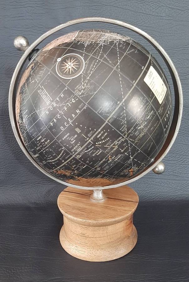 STUNNING WORLD GLOBE ON WOODEN BASE  VINTAGE STYLE, 32CM TALL