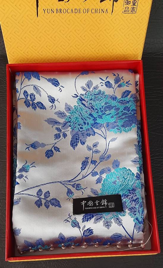 ORIENTAL GENUINE SILK SCARF  TRADITIONAL CHINESE BROCADE IN GIFT BOX