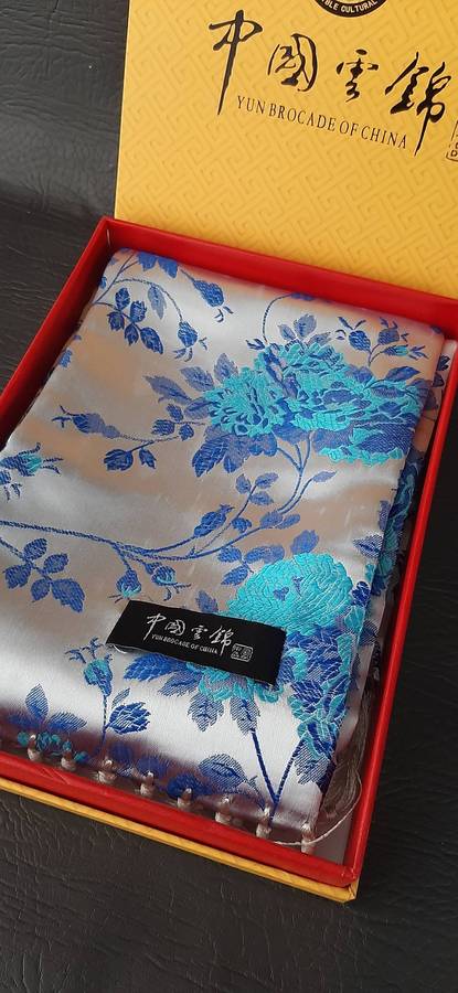 ORIENTAL GENUINE SILK SCARF  TRADITIONAL CHINESE BROCADE IN GIFT BOX