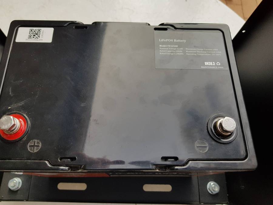 Inverter trolley with Lithium LiFeP04 100AH 1280WH battery combo