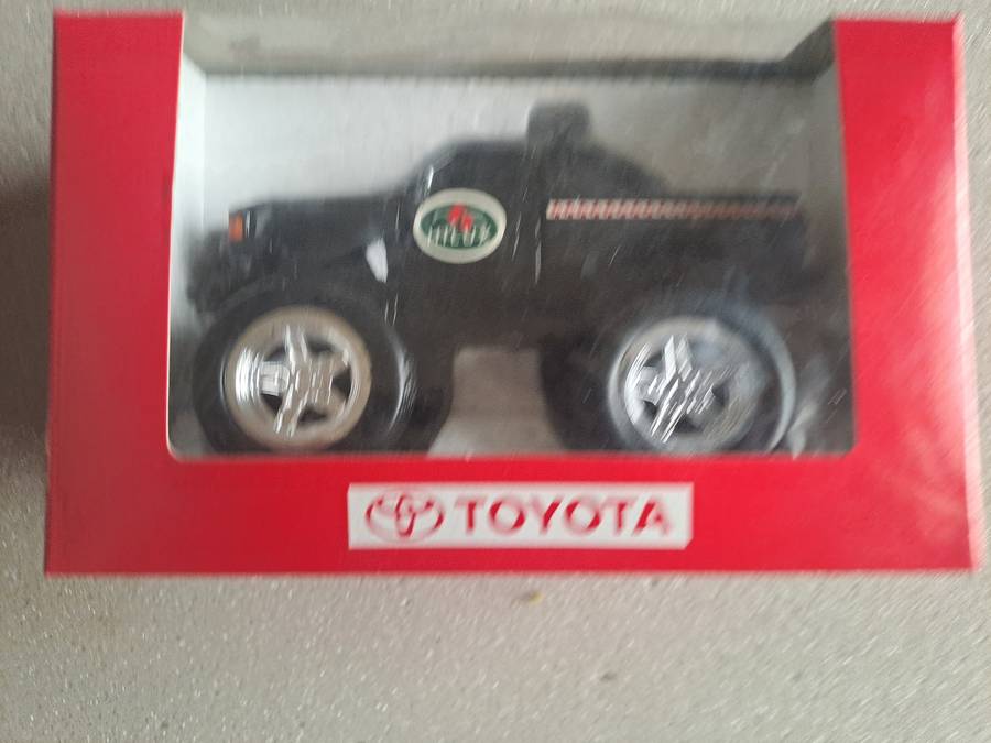 Yonezawa 1:40 25th Toyota hilux 4WD