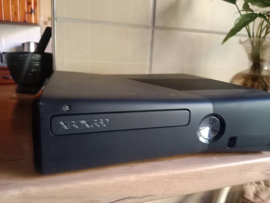 Xbox 360s for spares or repair Red dot