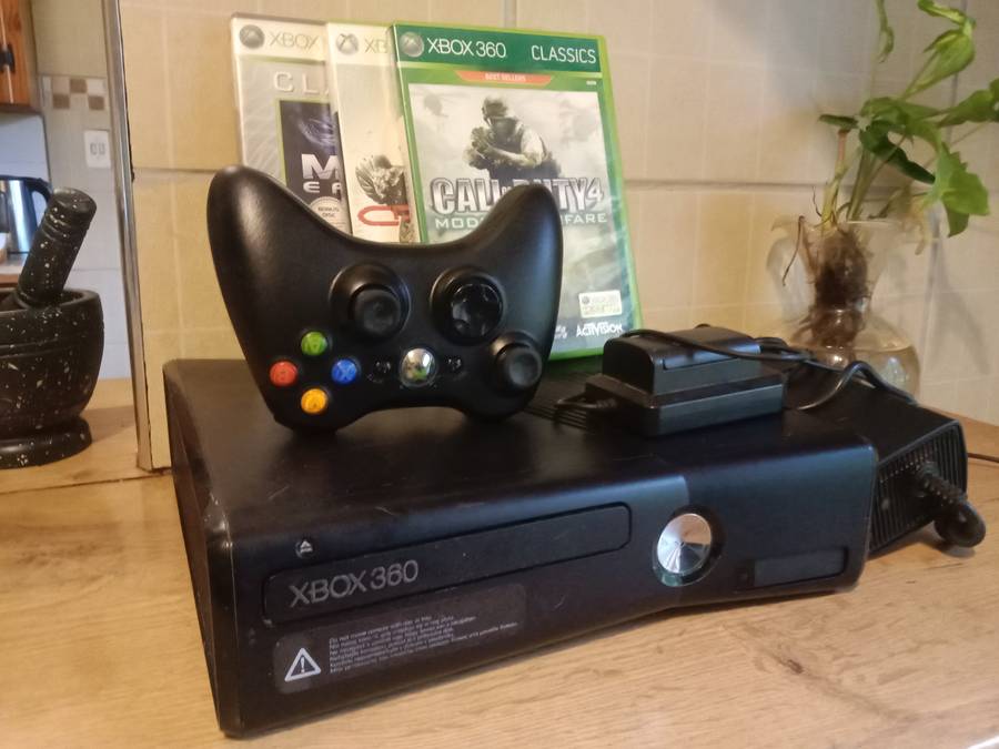 Xbox 360s 250gb bundle