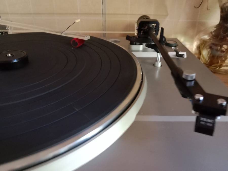 Teac P-313 vintage turntable