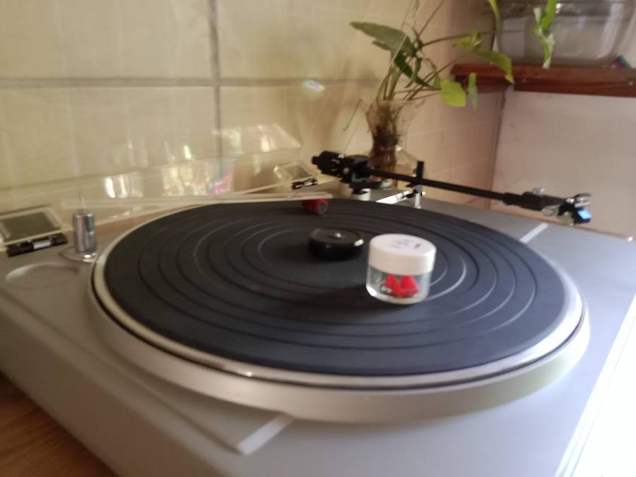 Teac P-313 vintage turntable