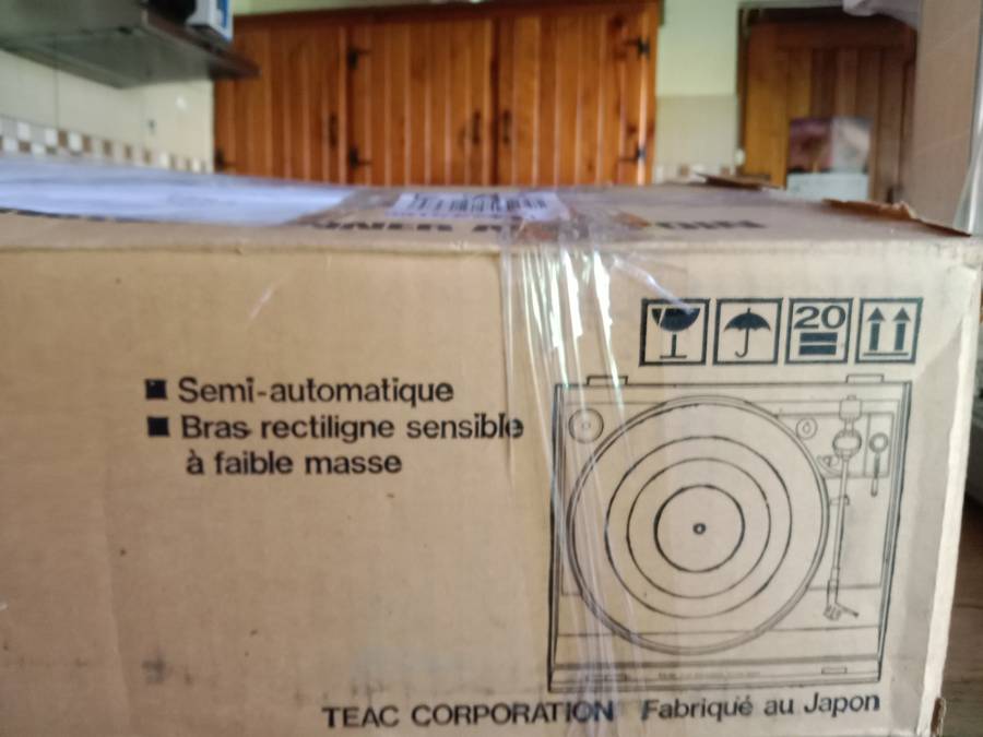 Teac P-313 vintage turntable