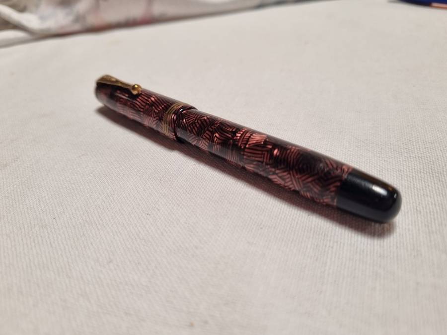 Parker Televisor in Hatched Burgundy Marble, c1935. Smooth Medium FIVE STAR Nib.