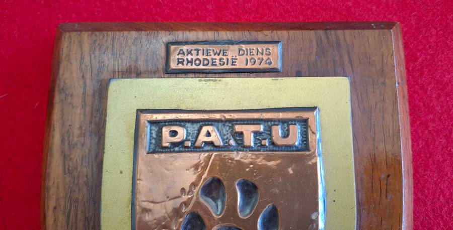 RHODESIA BSAP / SAP - PATU PLAQUE (POLICE ANTI- TERRORIST UNIT)  1974 - RARE      (8808)