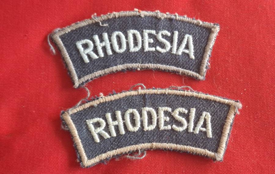 RHODESIA AIR FORCE - PAIR SHOULDER TITLES FOR BLUES          (8847)