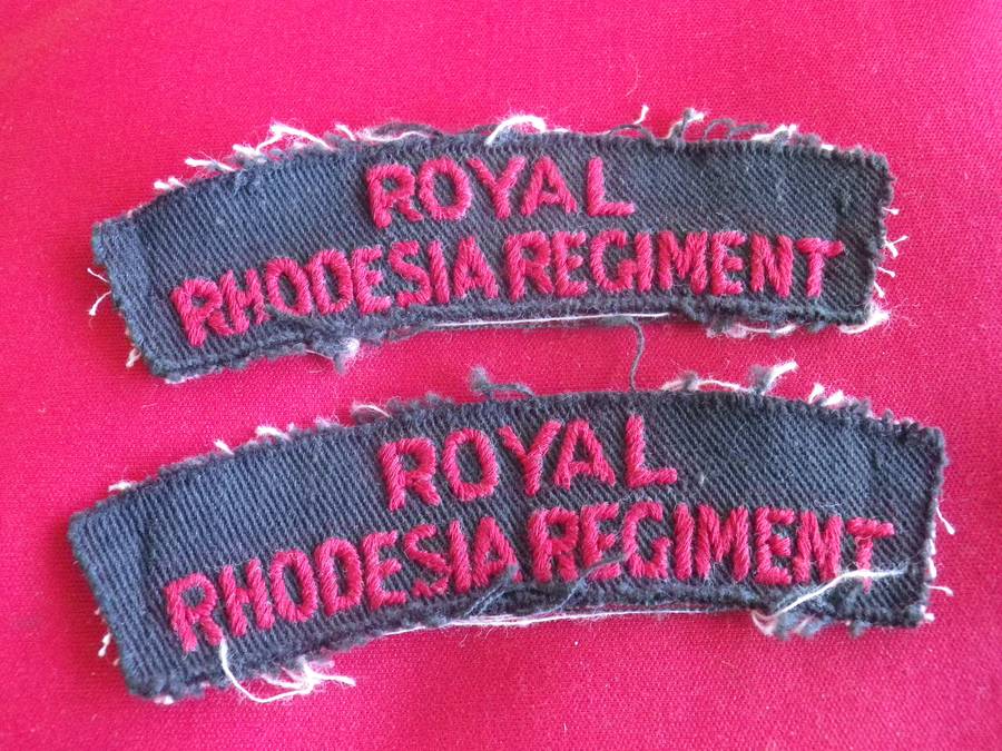 ROYAL RHODESIA REGT.  - EMBROIDERED PAIR SHOULDER TITLES                  (8689)