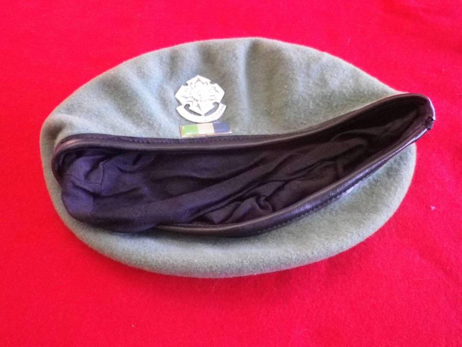 SADF - SA ARMY WOMENS COLLEGE BERET + SIGNALS BALKIE - AS FOUND - RIM 53CM/21"  (251)