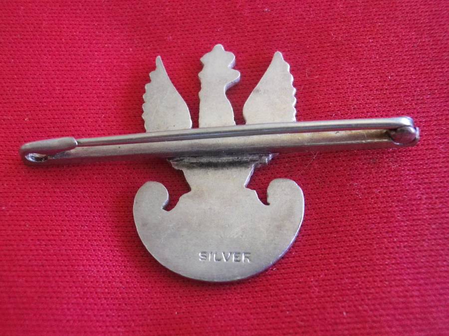 GREAT BRITAIN - POLISH AIR FORCE / RAF SQUADRON SILVER SWEETHEART BROOCH / TIE PIN (104)