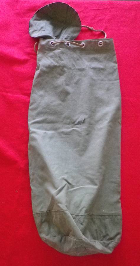 RHODESIAN ARMY GREEN KIT BAG    (8963)