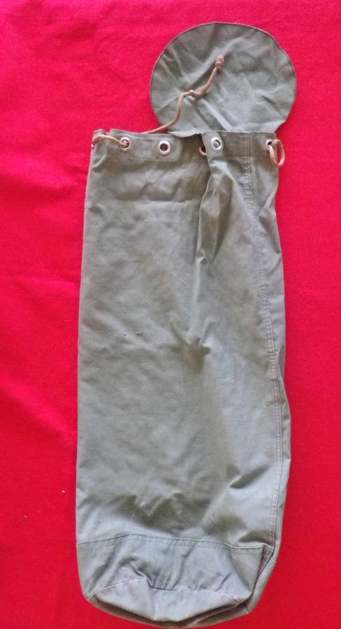 RHODESIAN ARMY GREEN KIT BAG    (8963)