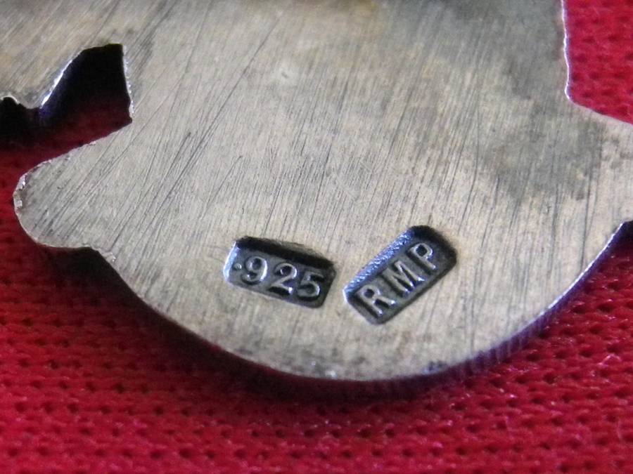 PRETORIA WOMENS AUXILIARY SERVICES CONTINGENT ? SEE BELOW - STERLING SILVER + ENAMEL LAPEL PIN (118)