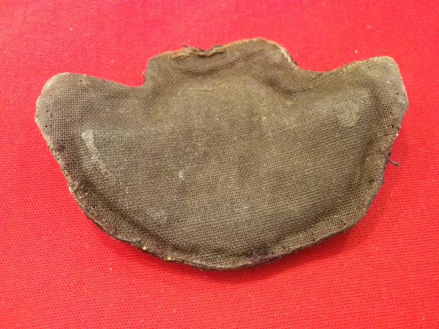 RHODESIAN AIRFORCE - OFFICERS BULLION PADDED CAP BADGE   (8985)