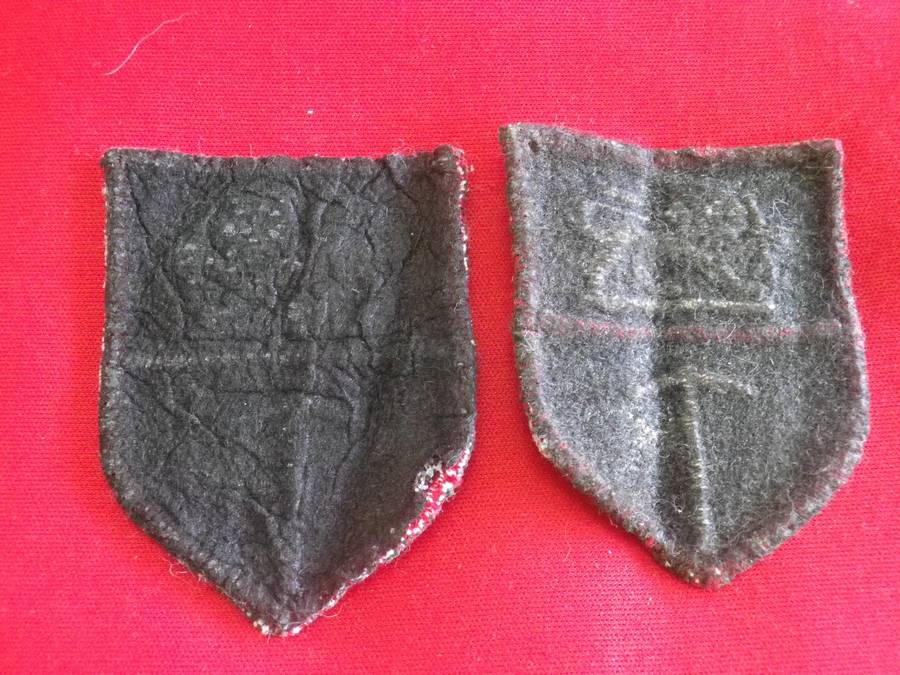 RHODESIAN ARMY - FACING PAIR  EMBROIDERED SHOULDER PATCHES      (199)
