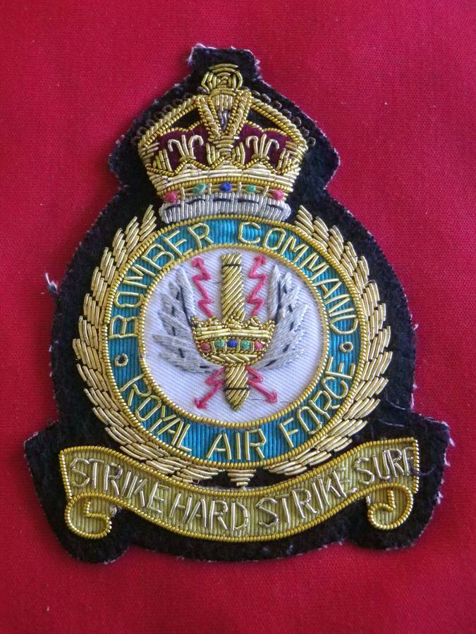 GB - ROYAL AIR FORCE / RAF  -  KC BOMBER COMMAND BLAZER BADGE                 (8988)