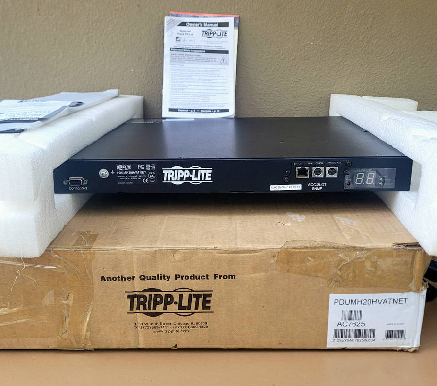 UNUSED. Tripp-Lite Metered ATS PDU  1U Rack-Mount Single-Phase PDU (PDUMH20HVAT)