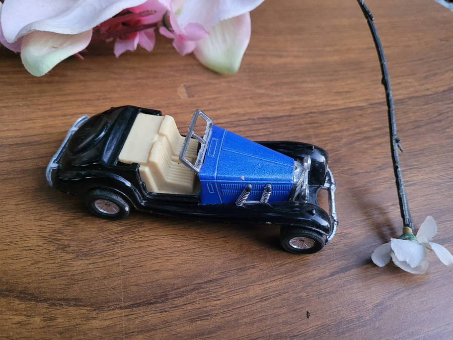 Vintage Collector`s Toys. (Lot 1)