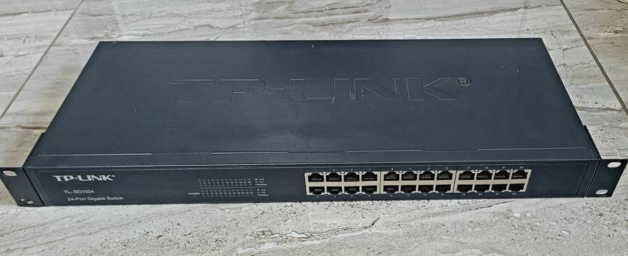 24-Port (3x6) TP Link Gigabit Switch (TL-SG1024)