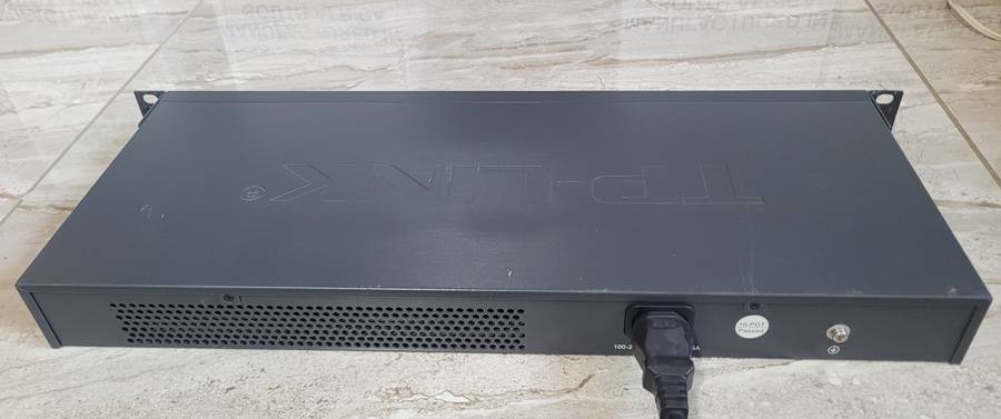 24-Port (3x6) TP Link Gigabit Switch (TL-SG1024)