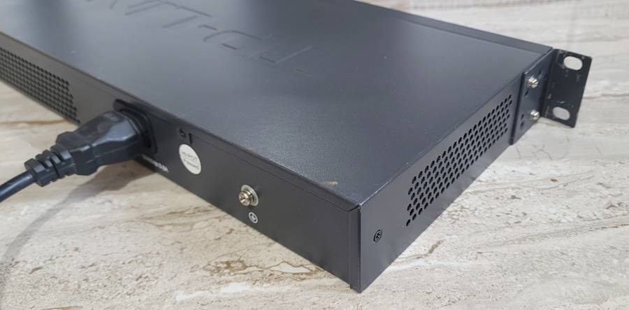 24-Port (3x6) TP Link Gigabit Switch (TL-SG1024)