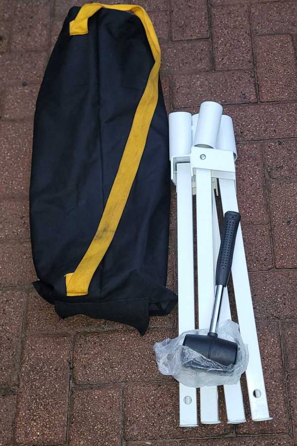 4-pole Cluster Banner/Flag Fountain with Carry Bag & Hammer