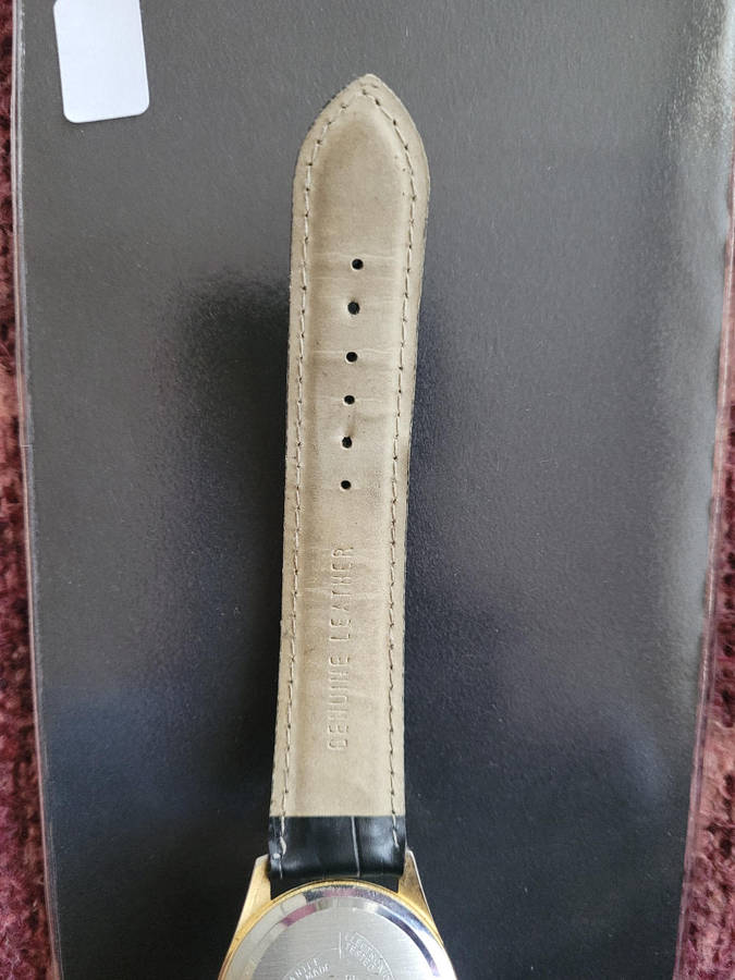 BULER NIVAROX (1262) 17 Jewels Hand-Wound Anti-Magnetic Diamond-Tooled Wrist Watch. WORKING...