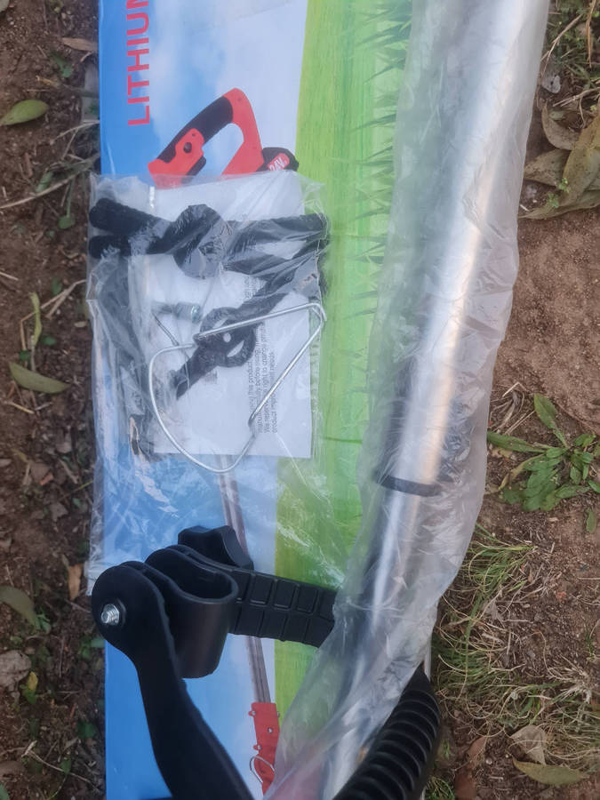 24v, 800w Lithium Battery-Operated, Extendable Brush Cutter (As Used, Factory Display Item)