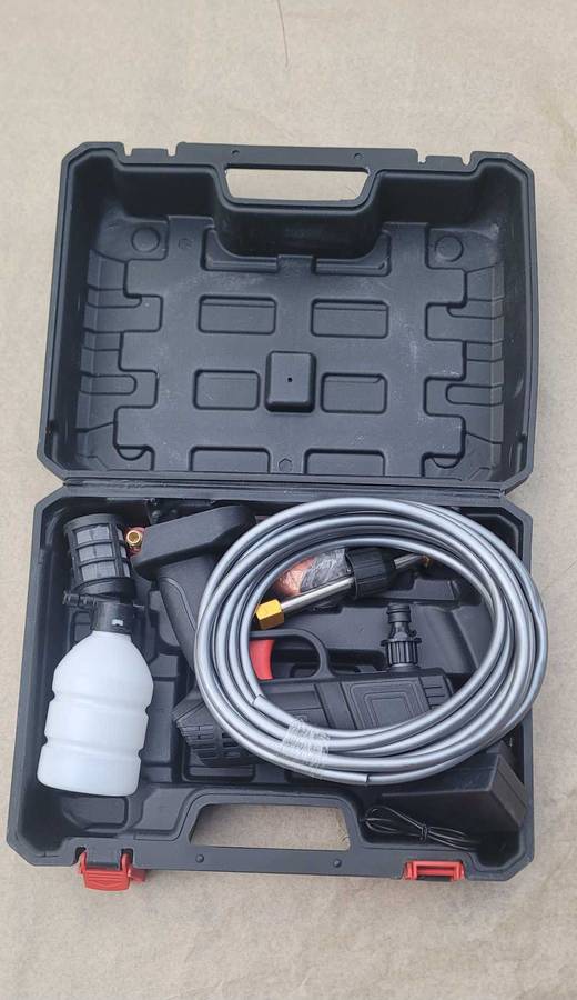 NO BATTERY. UNUSED Cleaning High Preasure Spray Gun (As Pictured)