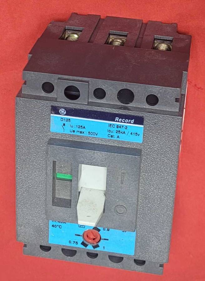 D125 Général Electric 415V AC Breaker