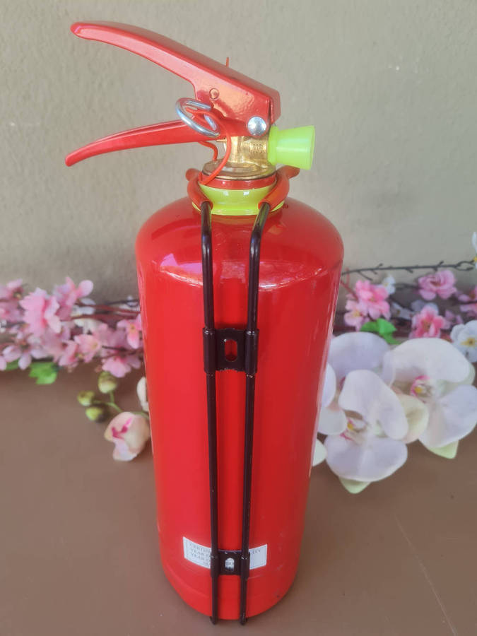 2Kg Clean-Used, Charged Fire Extinguisher (Almost Brand New)