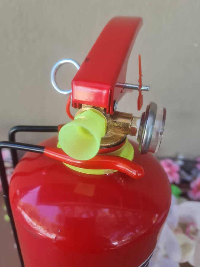 2Kg Clean-Used, Charged Fire Extinguisher (Almost Brand New)