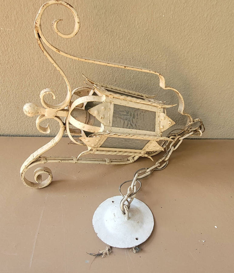Antique chandelier/Light Fixtures (Bid per lot)