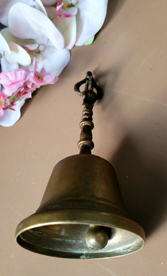 Medium-Sized Solid Brass TIBETAN/GHANTA Ritual Bell. Quite Loud!!  (19)cm Tall