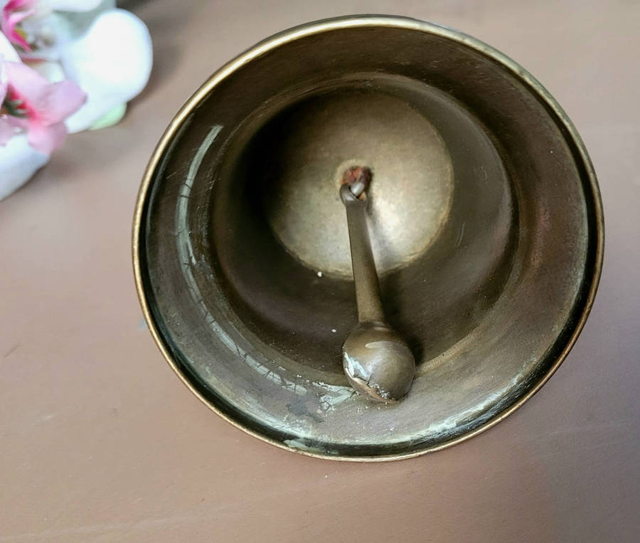 Medium-Sized Solid Brass TIBETAN/GHANTA Ritual Bell. Quite Loud!!  (19)cm Tall