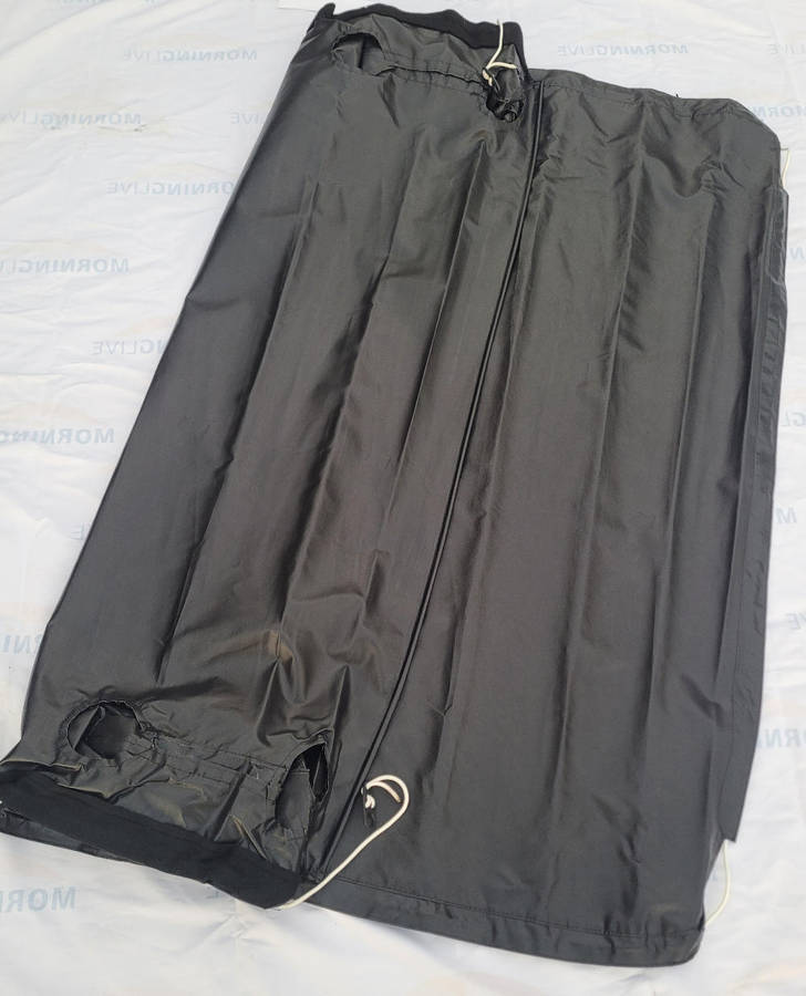 J97 Double Cab  Tonneau Cover Kit. Part No. (YM3D-D86500-ABAAW)