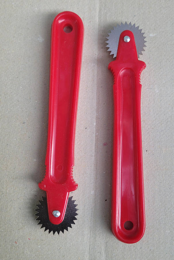 7-Piece TRACING WHEEL  For Sewing Crafts Projects  (As Pictured)