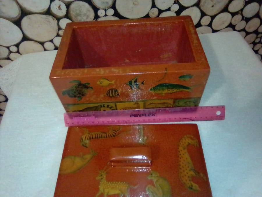 Small wooden box with lid and animal paintings