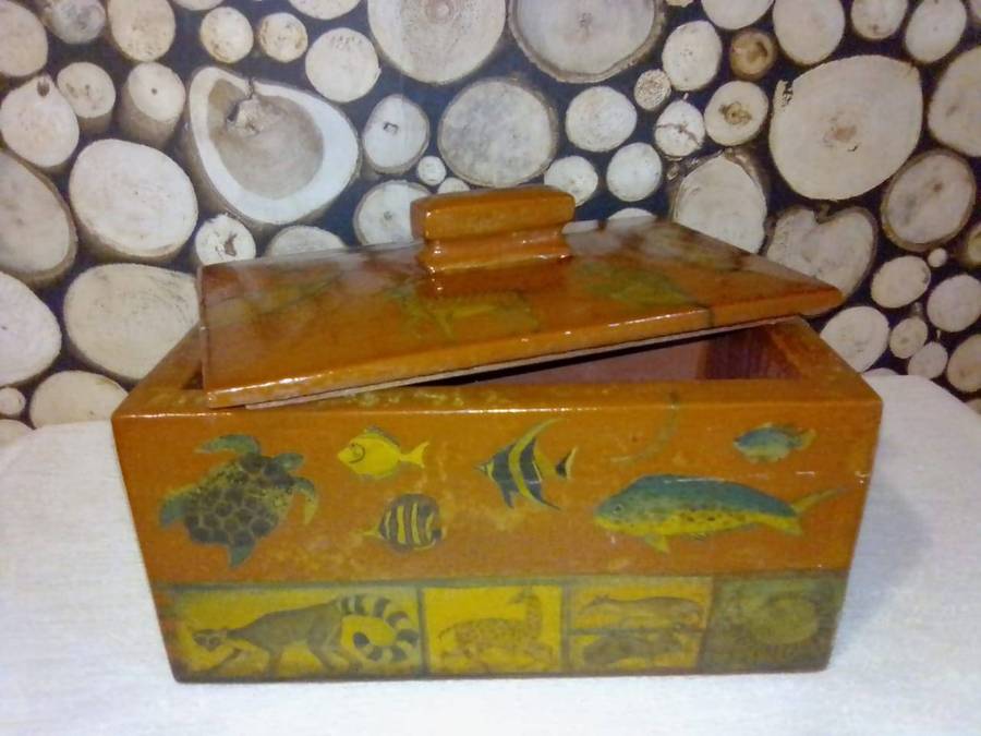 Small wooden box with lid and animal paintings