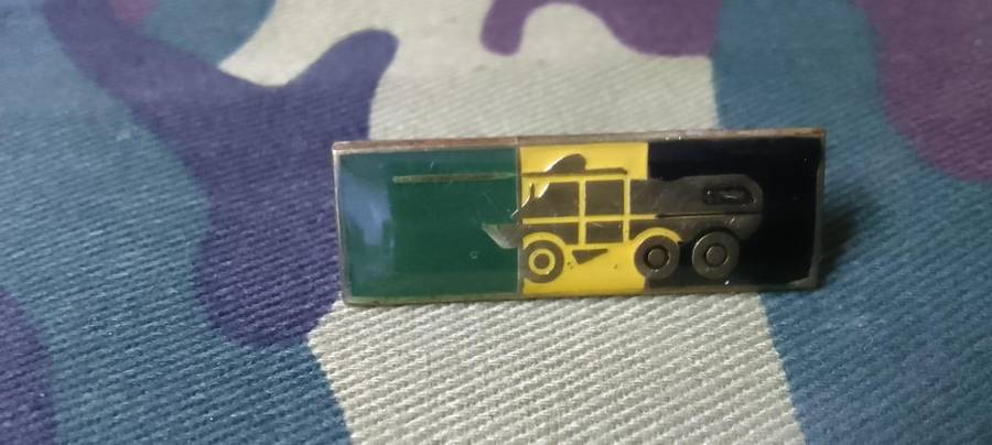 SADF/SA ARMY  MECHANISED INFANTRY BERET BAR   --- with pins